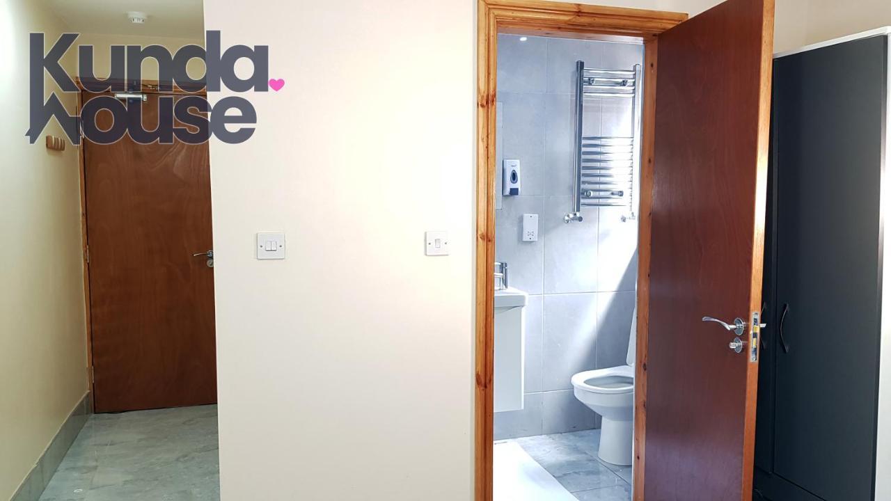 Kunda House Bournbrook Villa Бирмингам Екстериор снимка