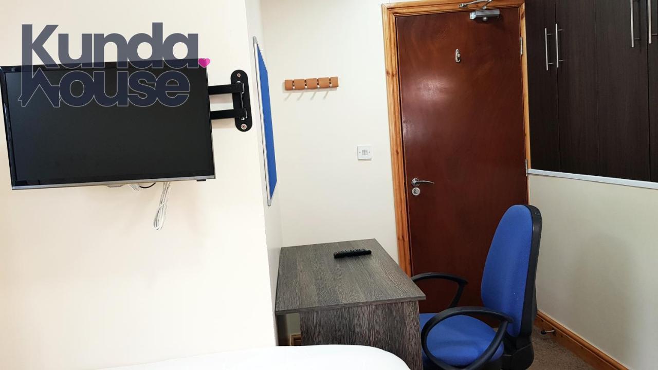 Kunda House Bournbrook Villa Бирмингам Екстериор снимка